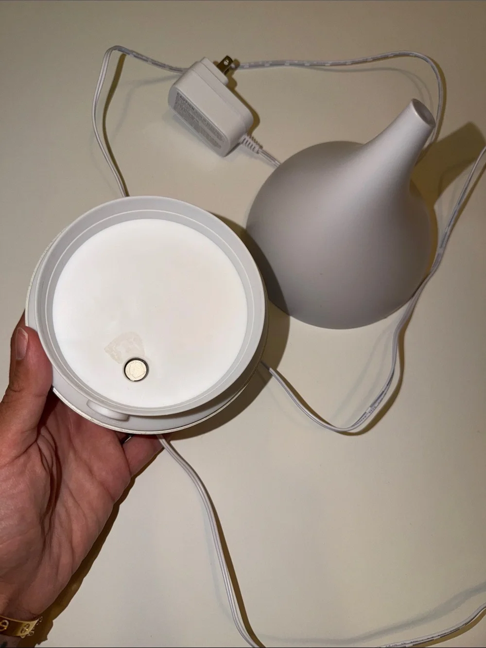 Neutral White Teardrop Ultrasonic Aroma Diffuser